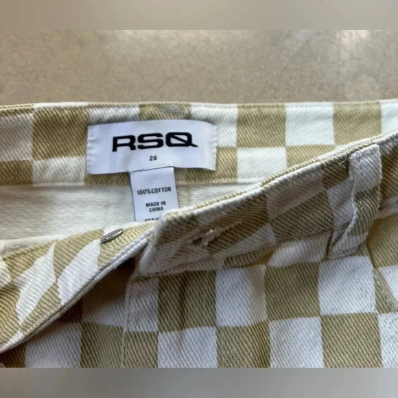 NEW Tilly's RSQ  Tan & White Checkered Denim Skirt Size 26 - Picture 2 of 5
